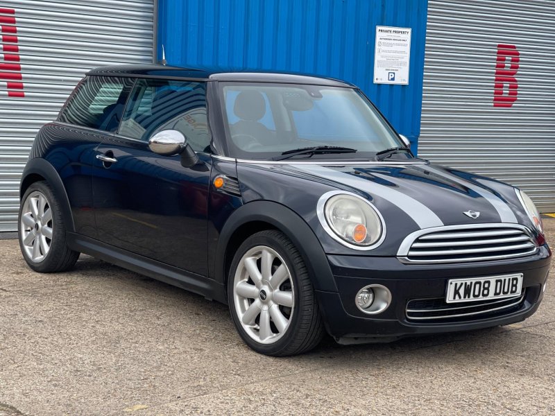 MINI HATCH