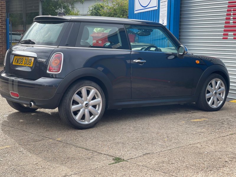MINI HATCH