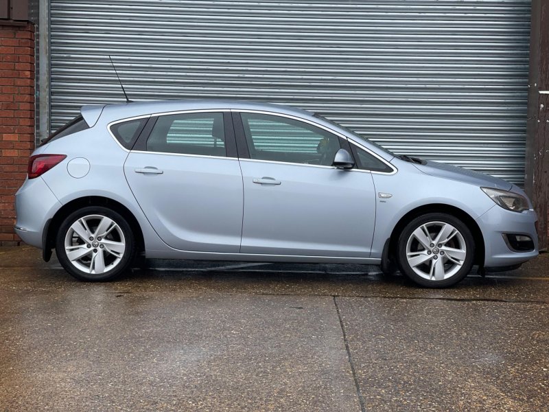 VAUXHALL ASTRA