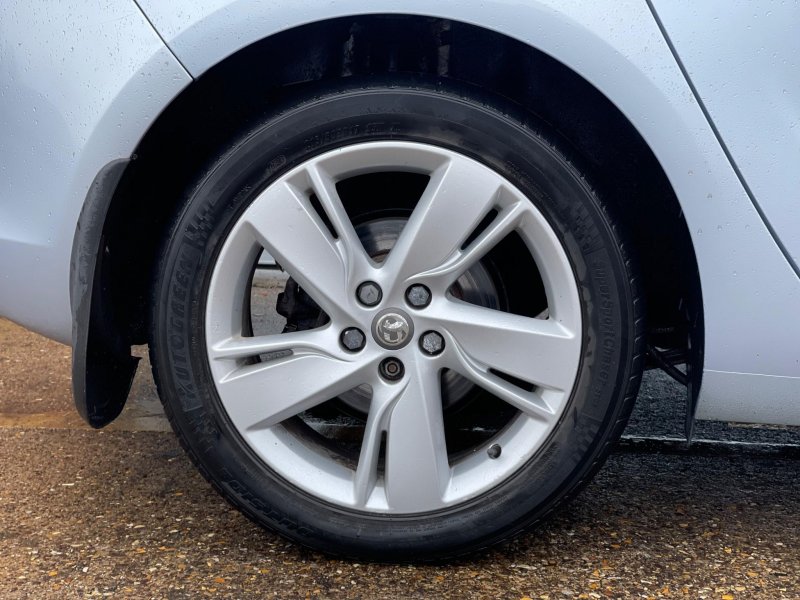 VAUXHALL ASTRA