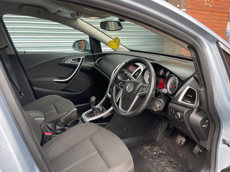 VAUXHALL ASTRA