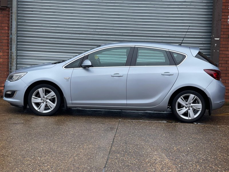 VAUXHALL ASTRA