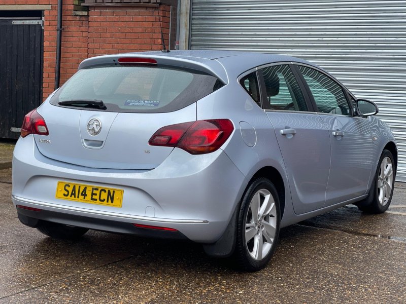 VAUXHALL ASTRA