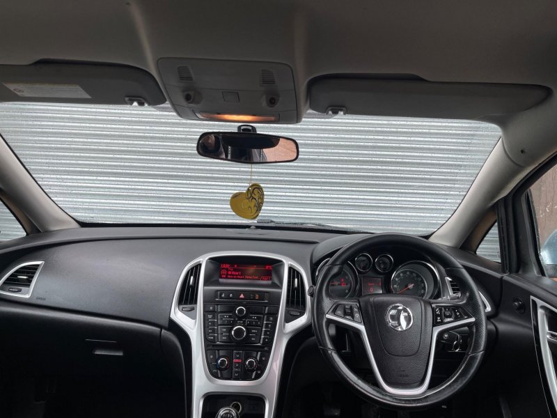 VAUXHALL ASTRA