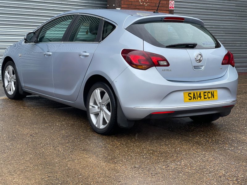 VAUXHALL ASTRA